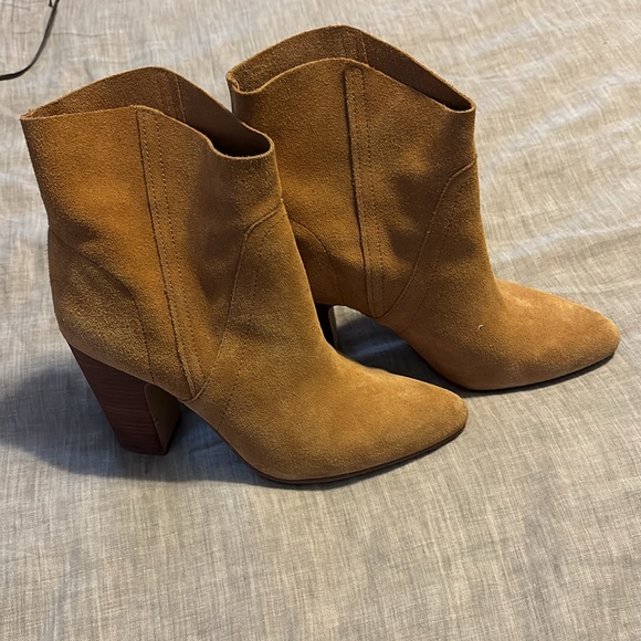 Vince Camuto western boot! Great condition - Picture 4 of 5
